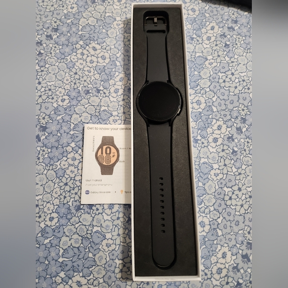 Samsung Galaxy Watch 4 NEW open box - Picture 7 of 8